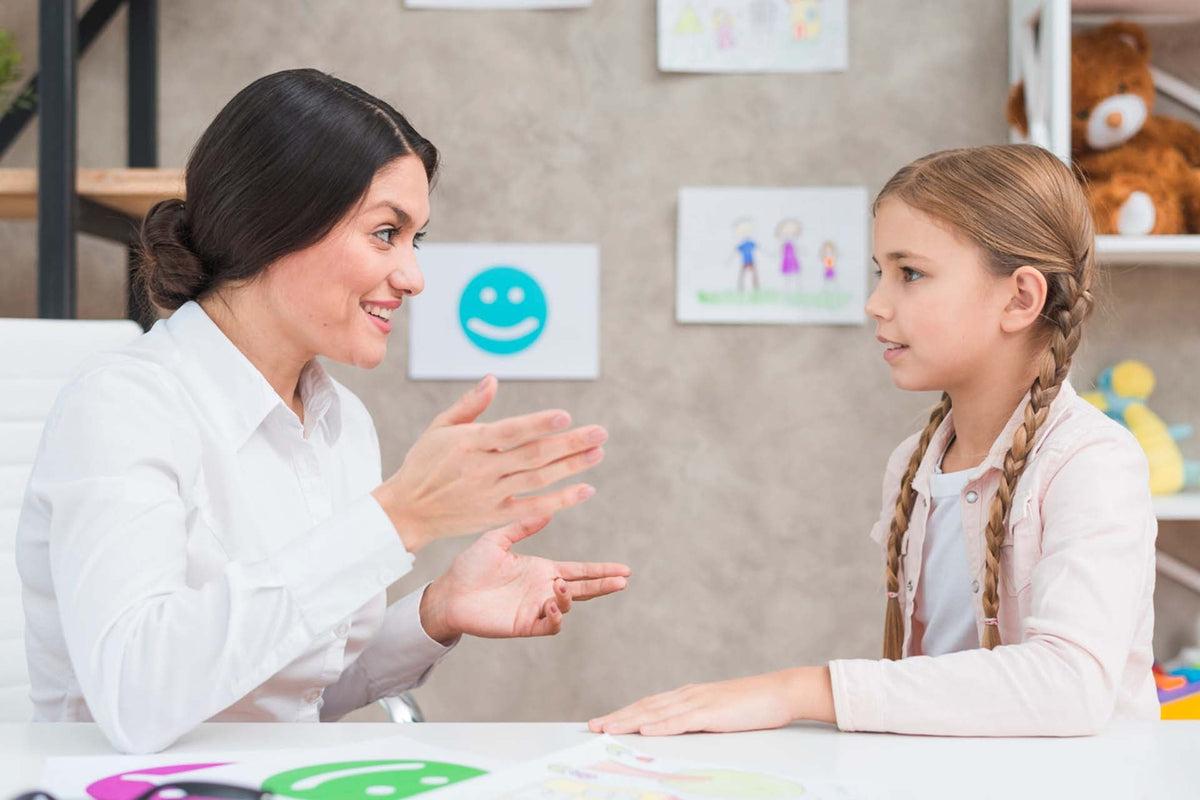 آموزش مهارت‌های فردی کودکان در کلینیک روانشناسی دکتر میرزاده